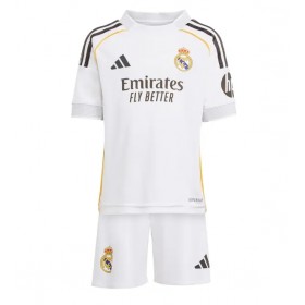 Fotballdrakt Barn Real Madrid Federico Valverde #8 Hjemmedraktsett 2025-26 Kortermet (+ Korte bukser)
